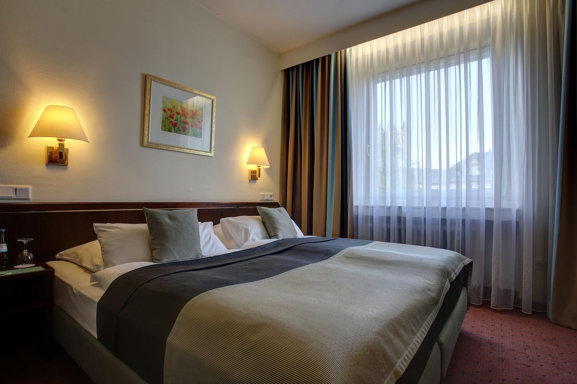 Trip Inn Hotel Esplanade, Duesseldorf Exteriör bild